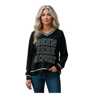 Adika Women’s Navy and White Sweatshirt. Size M-L